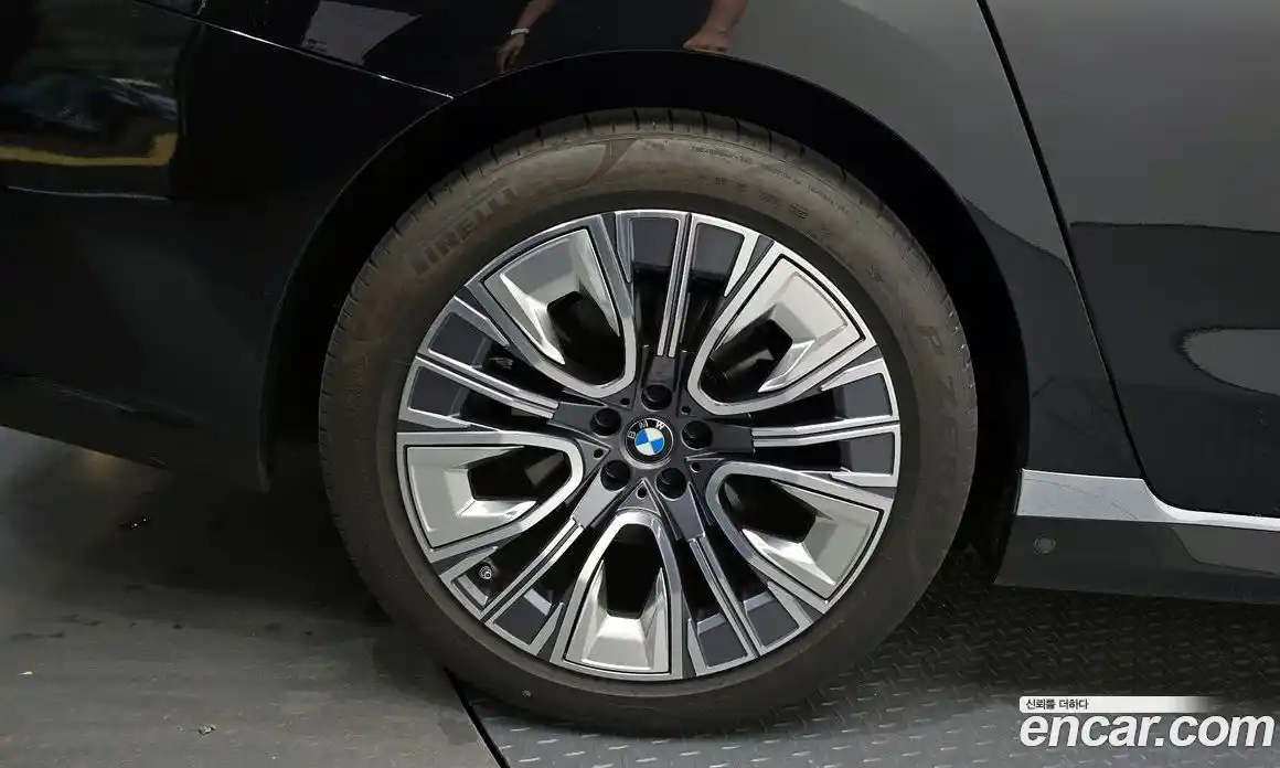 BMW 7 серия 2023 3.0 автомат (гидро), фото 5