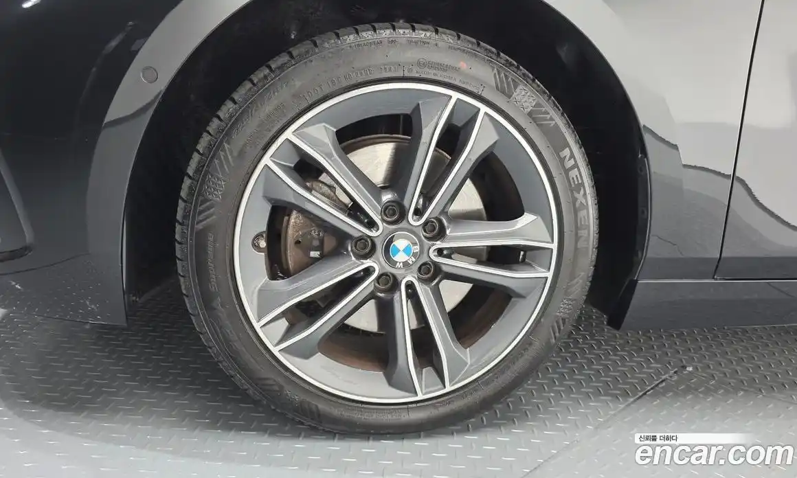 BMW 1 серия 2021 2.0 автомат (гидро), фото 5
