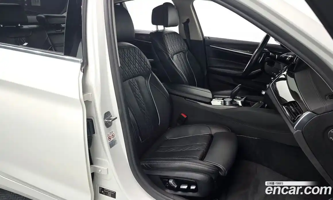 BMW 5 серия 2018 3.0 автомат (гидро), фото 16
