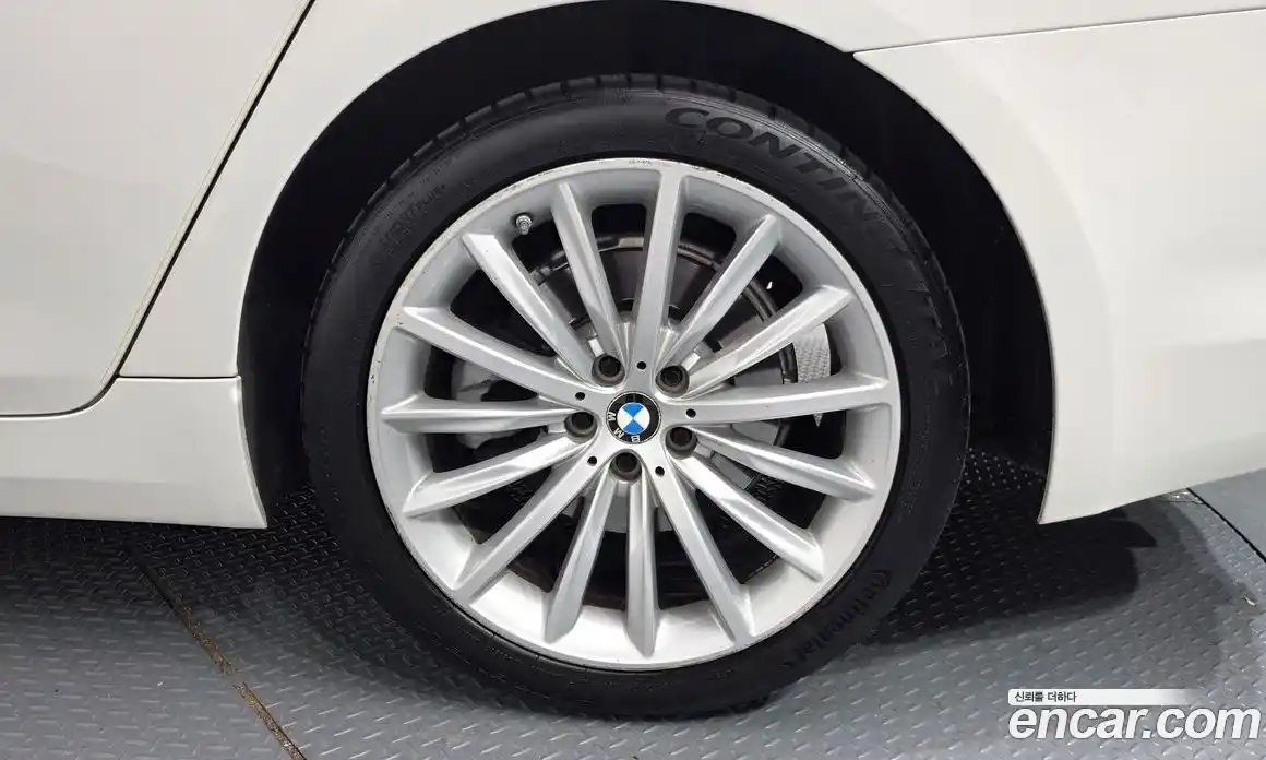 BMW 5 серия 2018 3.0 автомат (гидро), фото 7