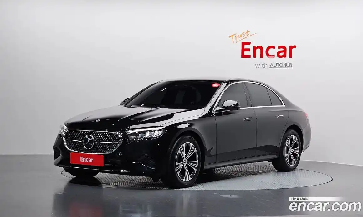 Mercedes-Benz E-Class 2025 2.0 гидро, фото 1