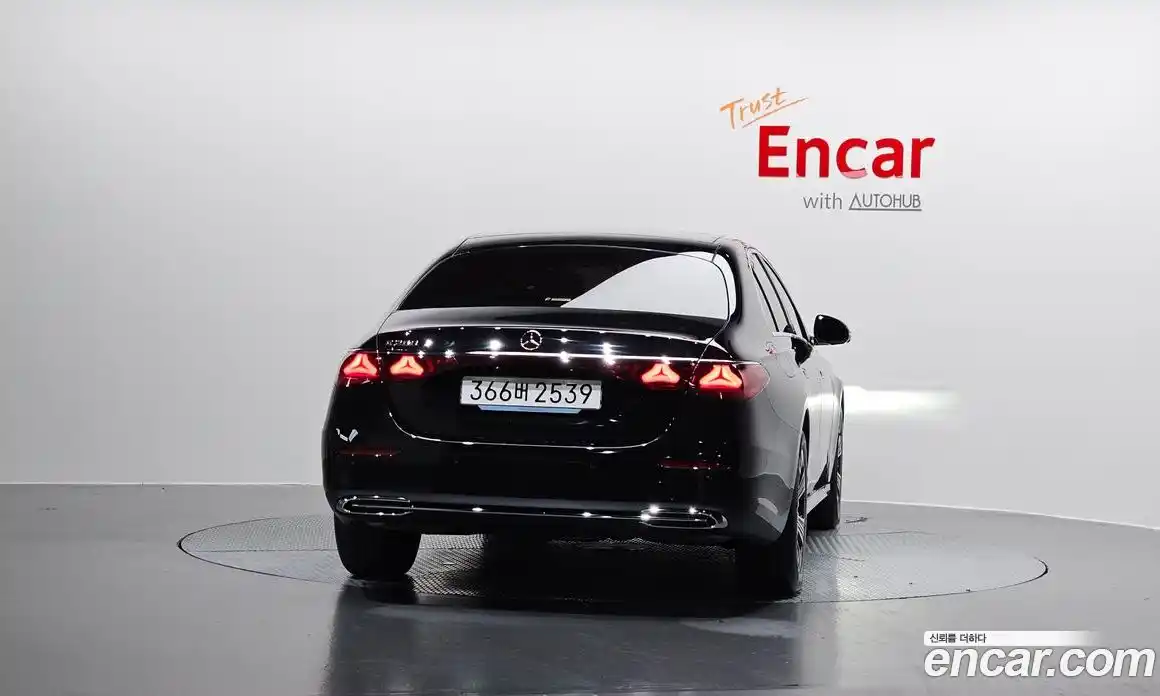 Mercedes-Benz E-Class 2025 2.0 гидро, фото 4