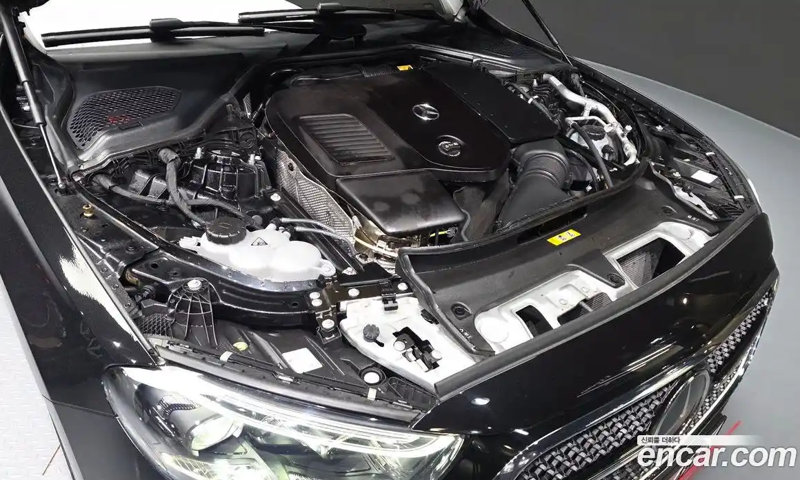 Mercedes-Benz E-Class 2025 2.0 гидро, фото 6