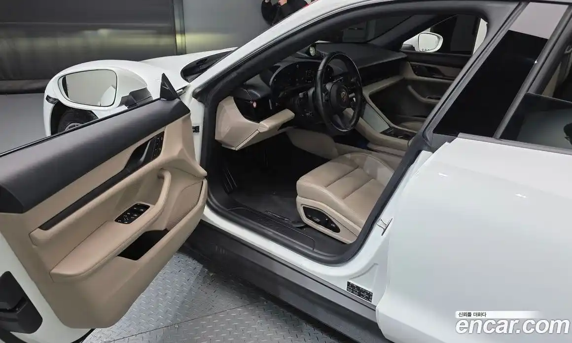 Porsche Taycan 2022 0.1 автомат (гидро), фото 13