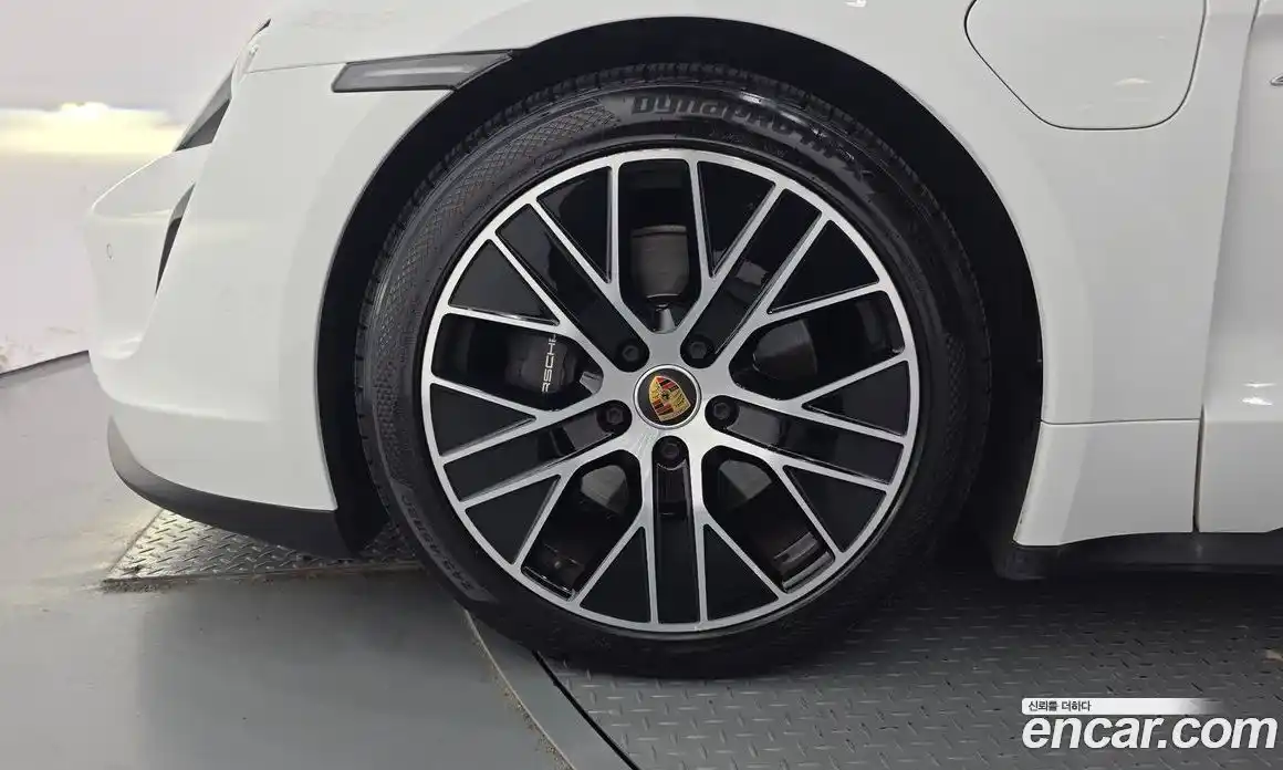 Porsche Taycan 2022 0.1 автомат (гидро), фото 5