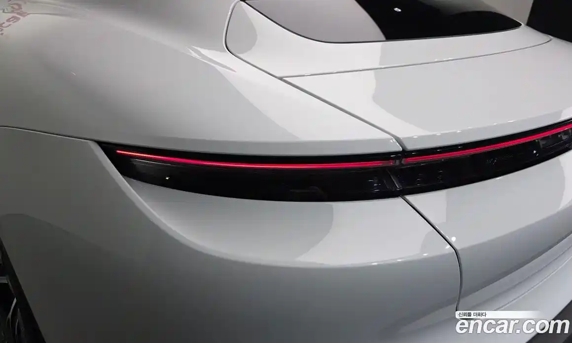 Porsche Taycan 2022 0.1 автомат (гидро), фото 9