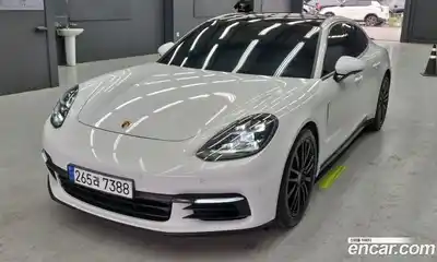 Porsche Panamera 2018 3.0 автомат (гидро), миниатюра 3
