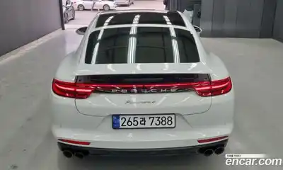 Porsche Panamera 2018 3.0 автомат (гидро), миниатюра 4