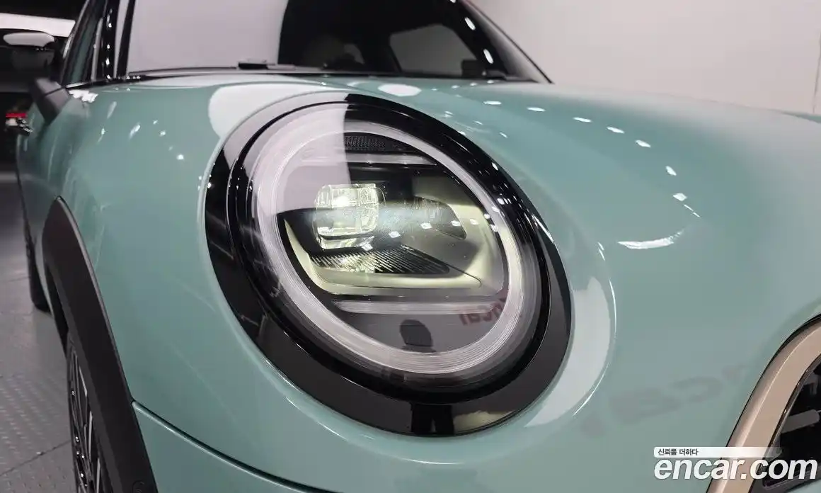 Mini Cooper 2024 2.0 автомат (гидро), фото 8