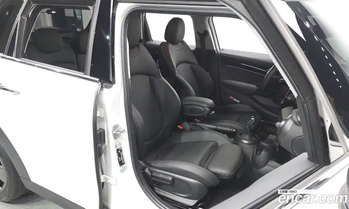 Mini Cooper 2023 1.5 автомат (гидро), фото 16