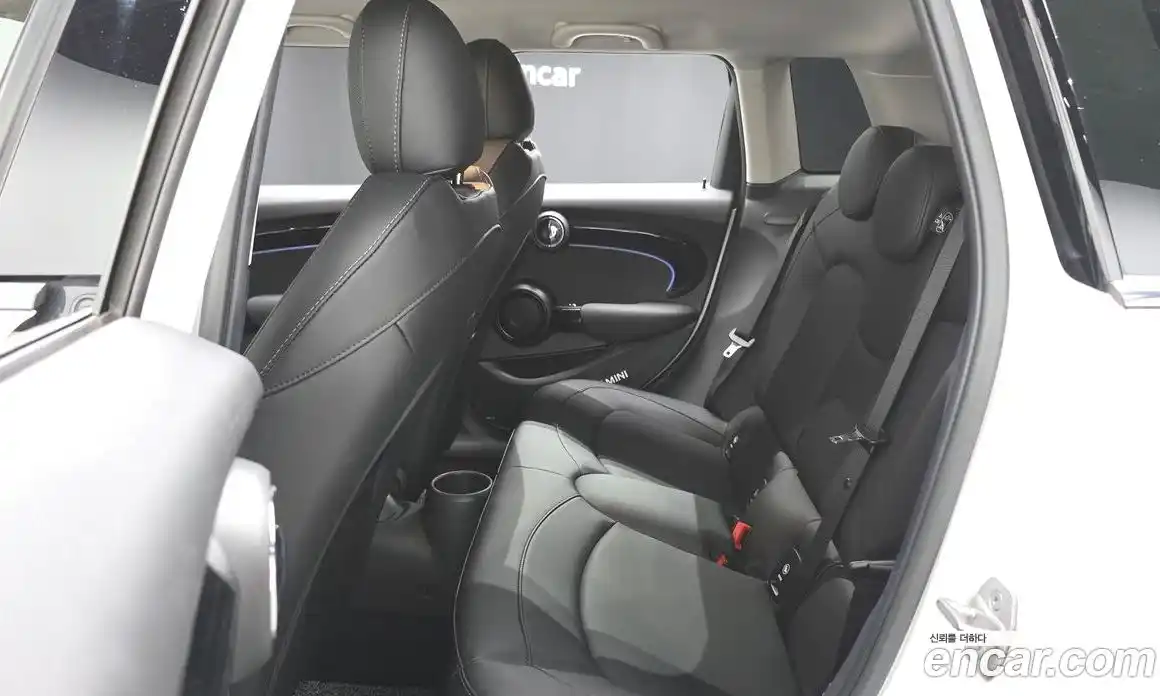 Mini Cooper 2023 1.5 автомат (гидро), фото 17