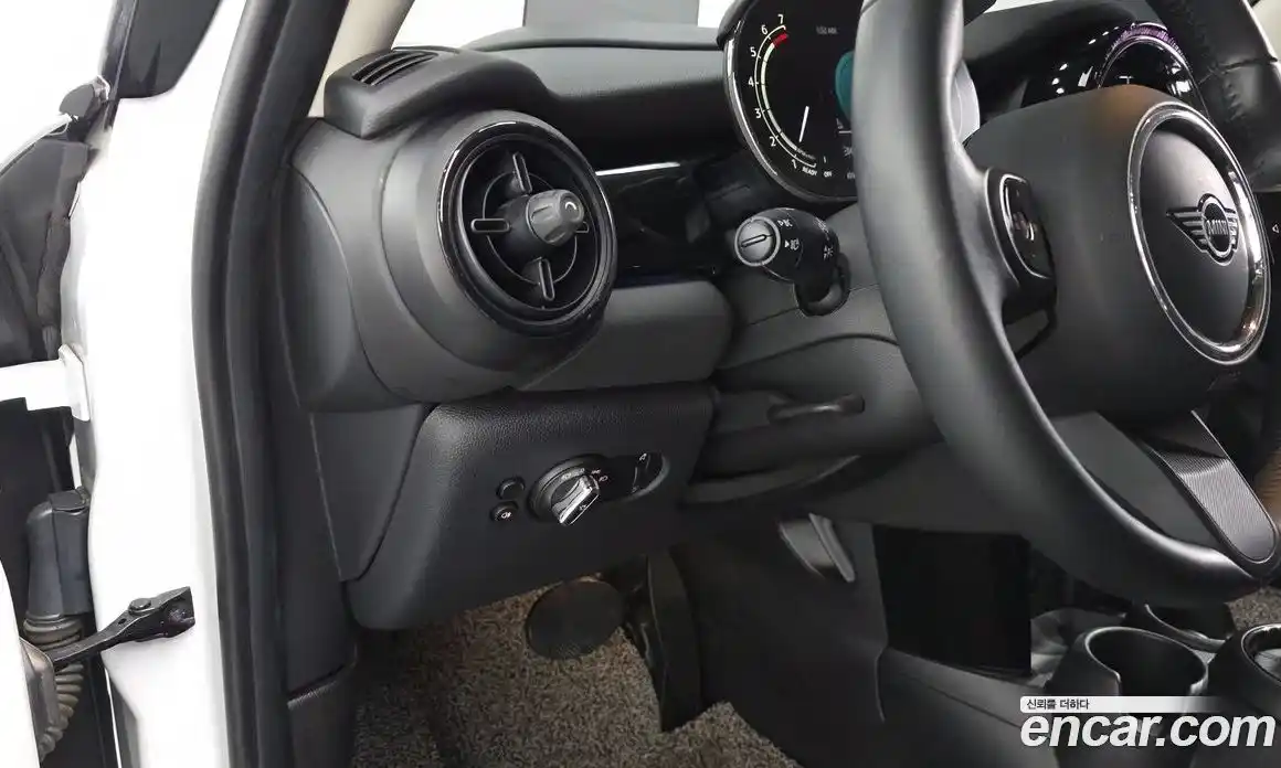 Mini Cooper 2023 1.5 автомат (гидро), фото 19