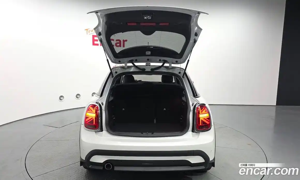 Mini Cooper 2023 1.5 автомат (гидро), фото 26