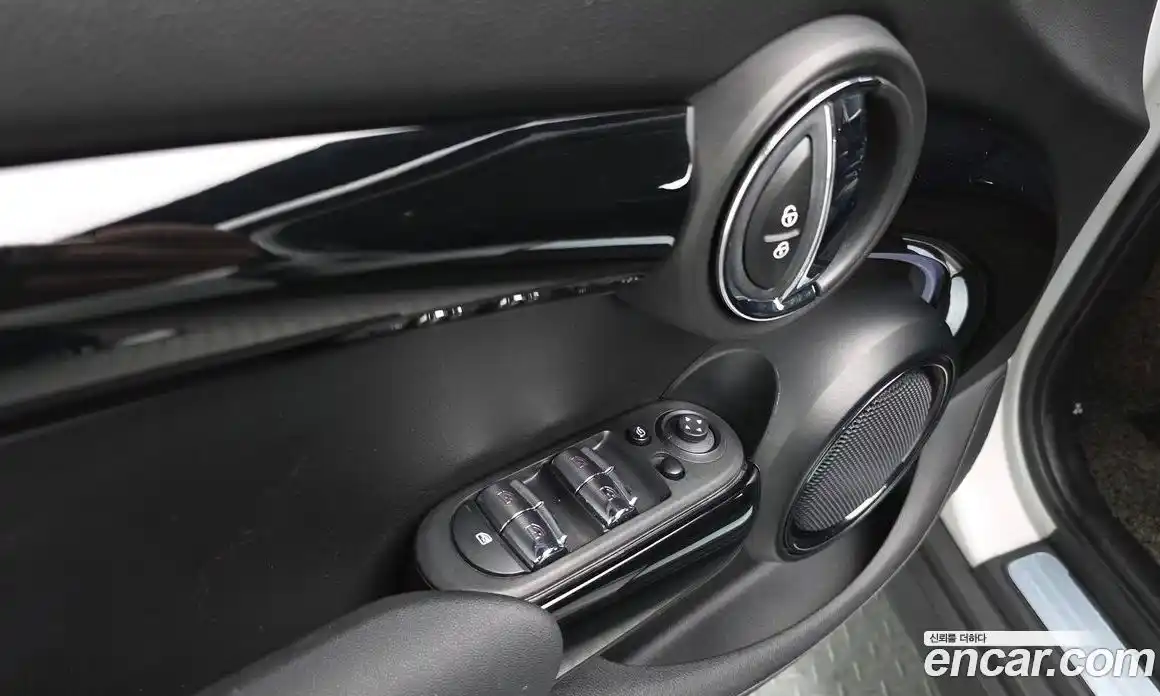 Mini Cooper 2023 1.5 автомат (гидро), фото 27