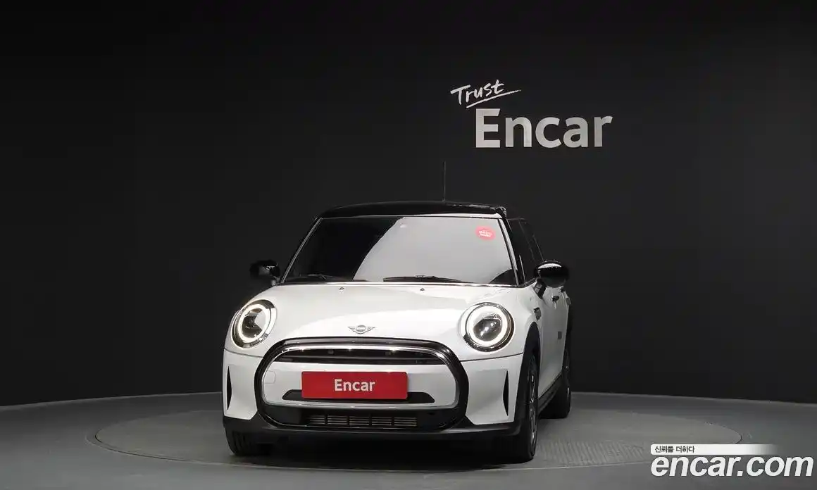 Mini Cooper 2023 1.5 автомат (гидро), фото 3