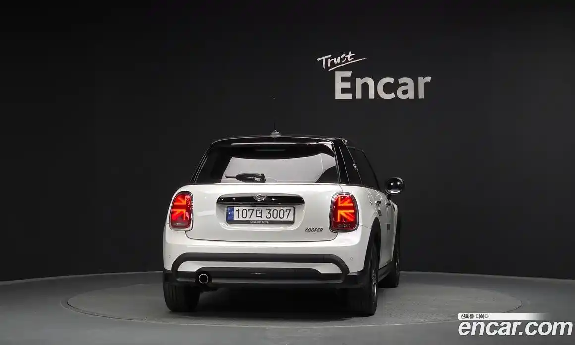 Mini Cooper 2023 1.5 автомат (гидро), фото 4