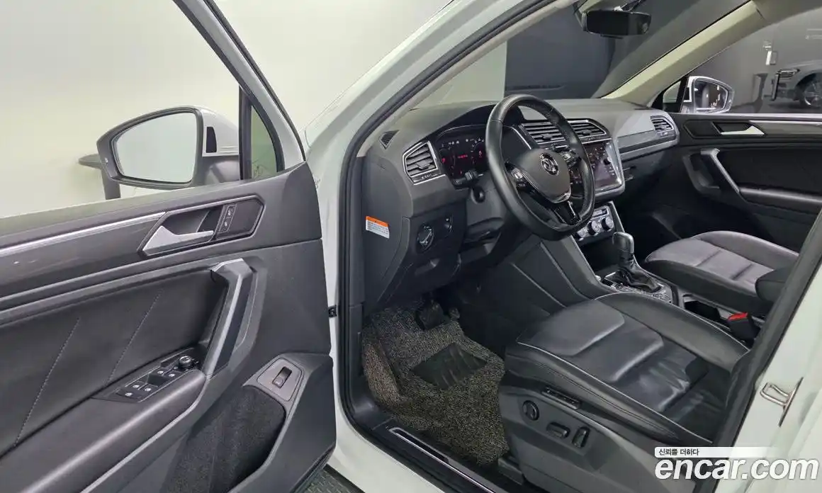 Volkswagen Tiguan 2020 2.0 автомат (гидро), фото 13