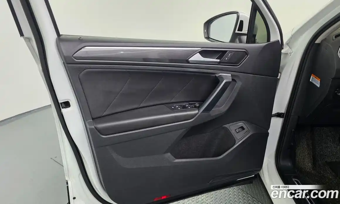 Volkswagen Tiguan 2020 2.0 автомат (гидро), фото 14