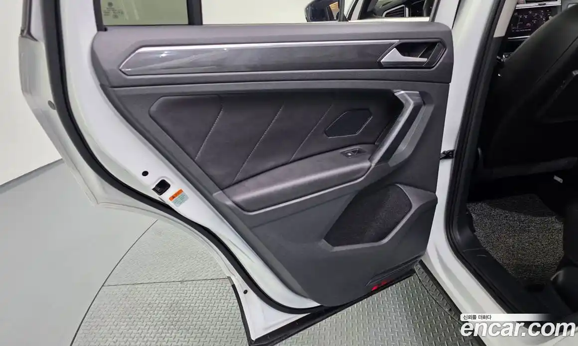 Volkswagen Tiguan 2020 2.0 автомат (гидро), фото 15
