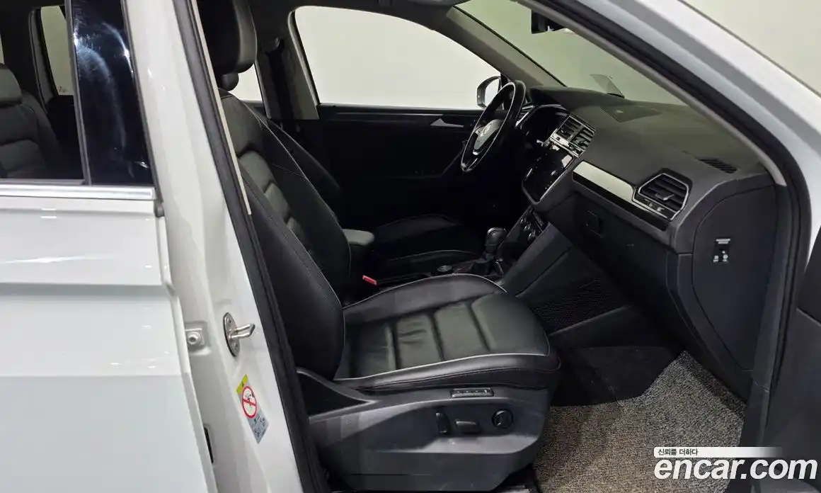 Volkswagen Tiguan 2020 2.0 автомат (гидро), фото 17