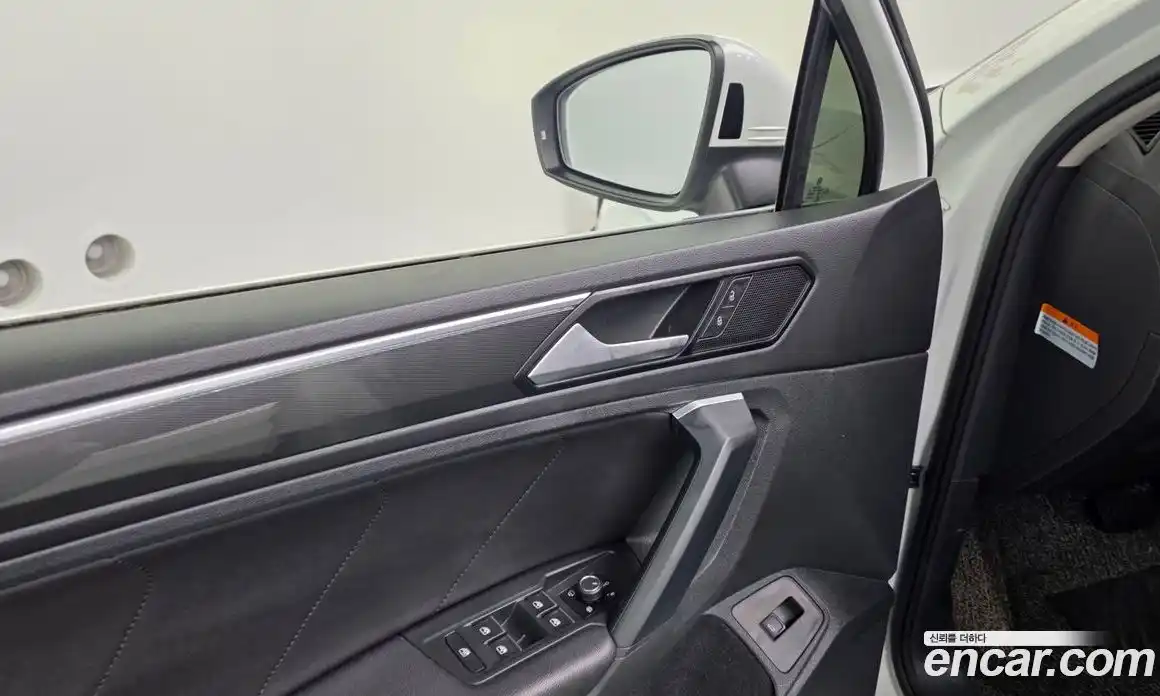 Volkswagen Tiguan 2020 2.0 автомат (гидро), фото 27