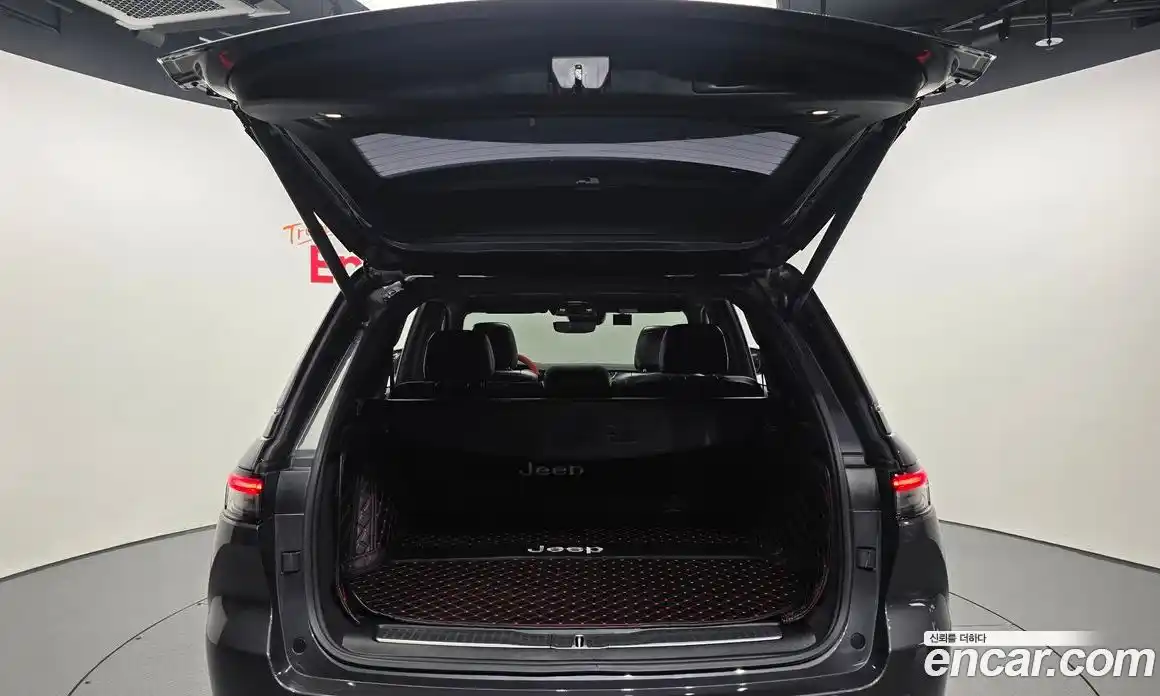 Jeep Cherokee 2023 3.6 автомат (гидро), фото 21