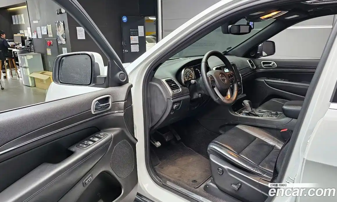 Jeep Cherokee 2018 3.6 автомат (гидро), фото 13