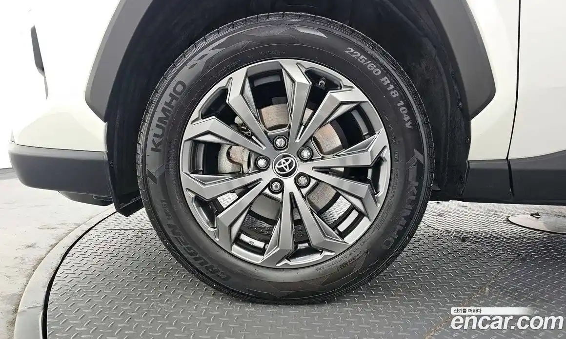 Toyota RAV4 2022 2.5 гидро, фото 5