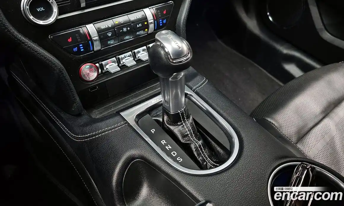 Ford Mustang 2020 2.3 автомат (гидро), фото 12
