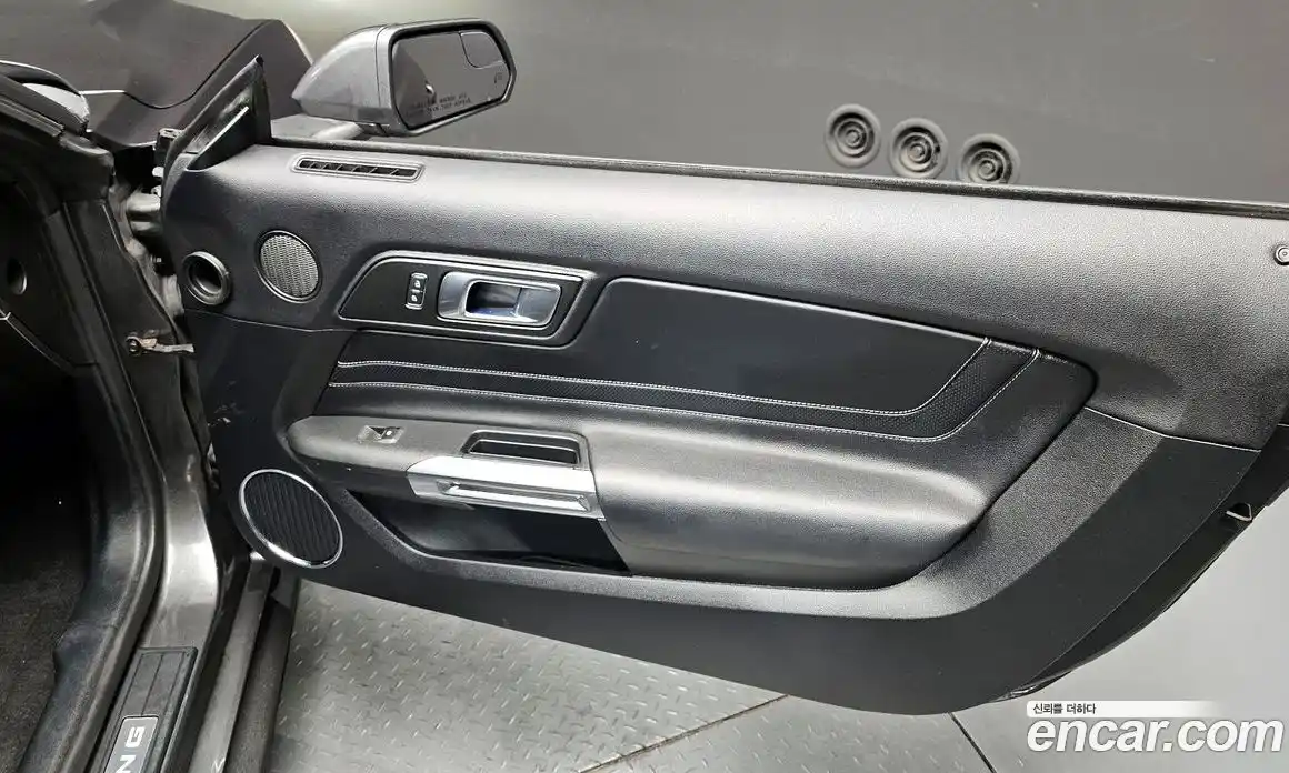 Ford Mustang 2020 2.3 автомат (гидро), фото 14