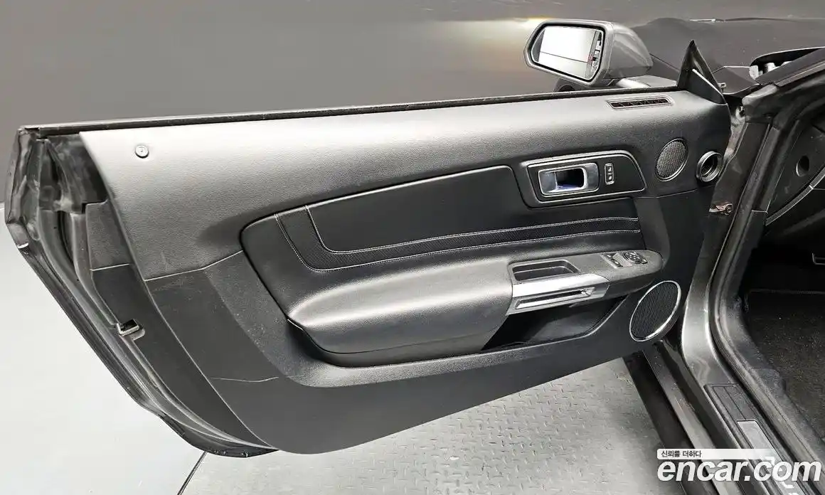 Ford Mustang 2020 2.3 автомат (гидро), фото 15