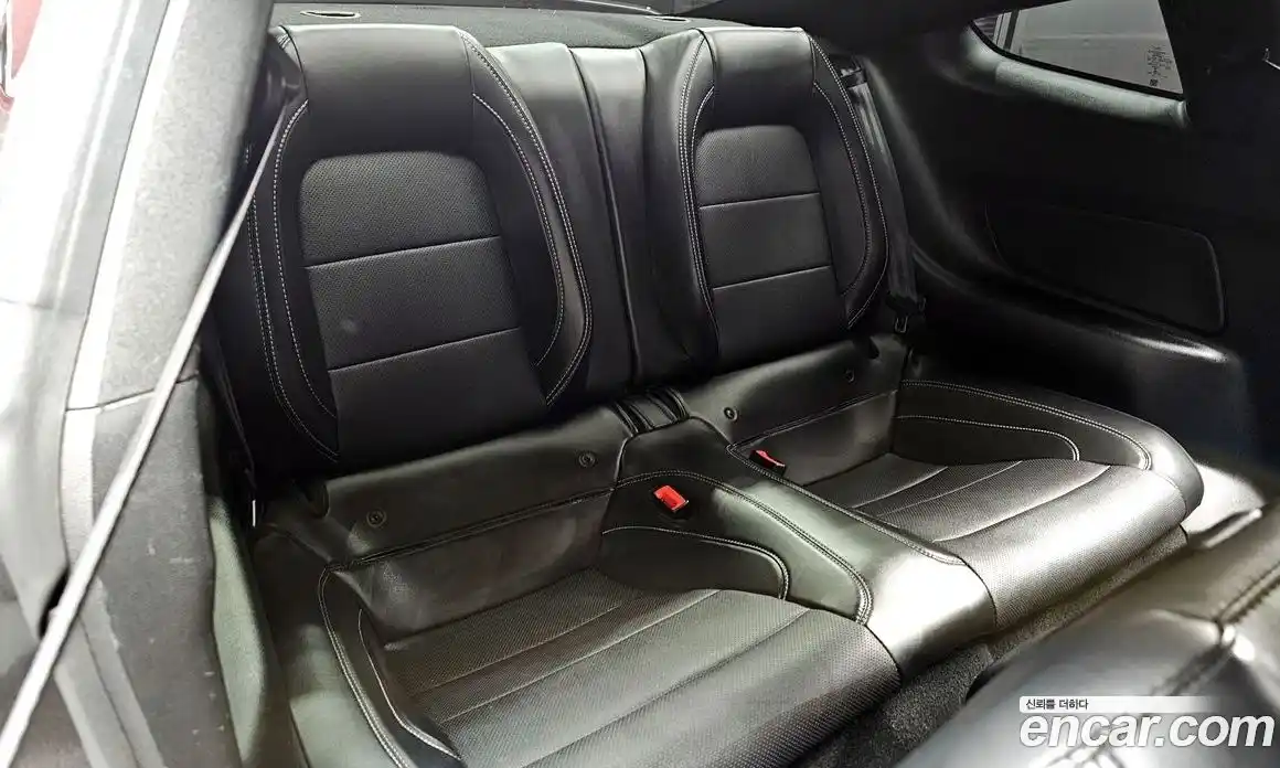 Ford Mustang 2020 2.3 автомат (гидро), фото 16