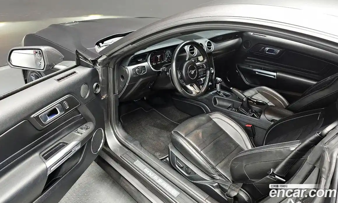 Ford Mustang 2020 2.3 автомат (гидро), фото 17