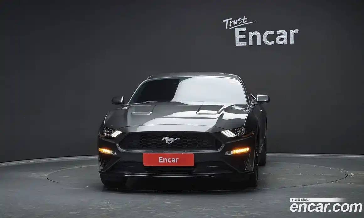 Ford Mustang 2020 2.3 автомат (гидро), фото 3