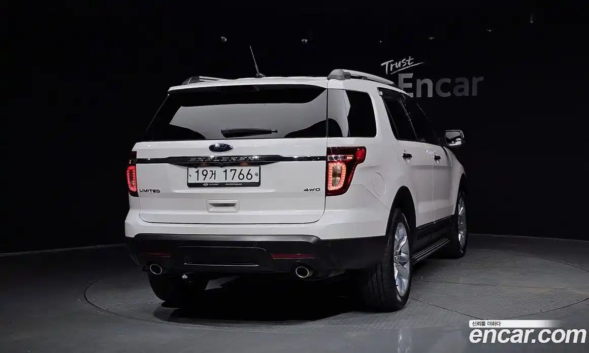 Ford Explorer 2014 3.5 автомат (гидро), фото 4