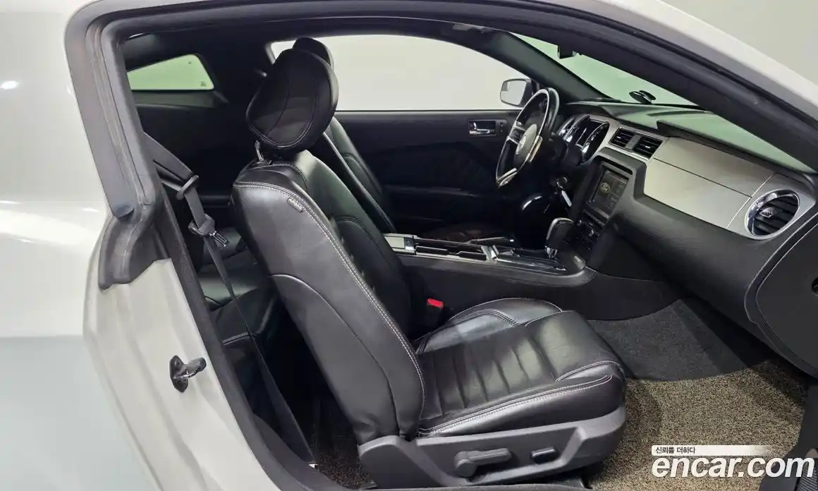 Ford Mustang 2012 3.7 автомат (гидро), фото 11