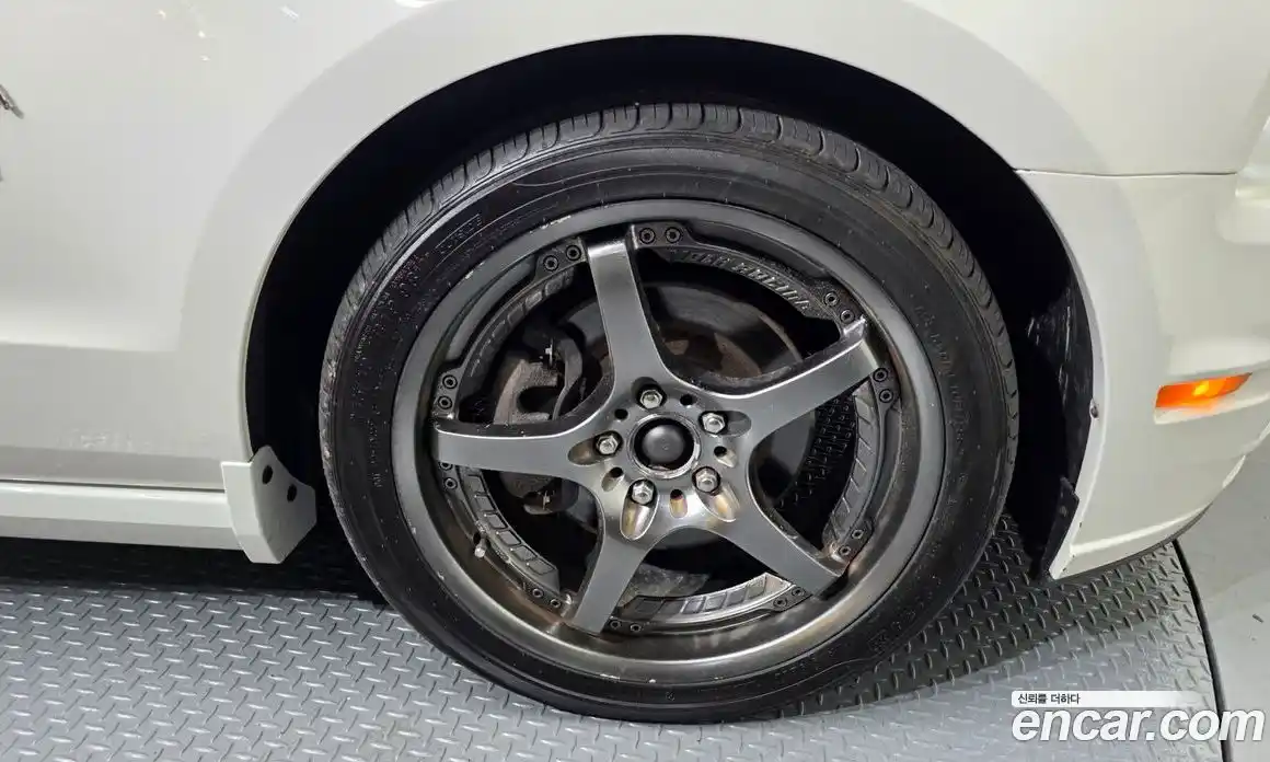 Ford Mustang 2012 3.7 автомат (гидро), фото 5
