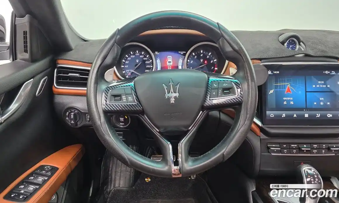 Maserati Ghibli 2016 3.0 гидро, фото 13