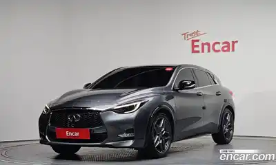 Infiniti Q30