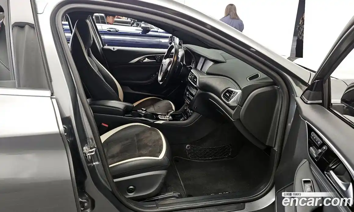 Infiniti Q30 2019 2.0 гидро, фото 17