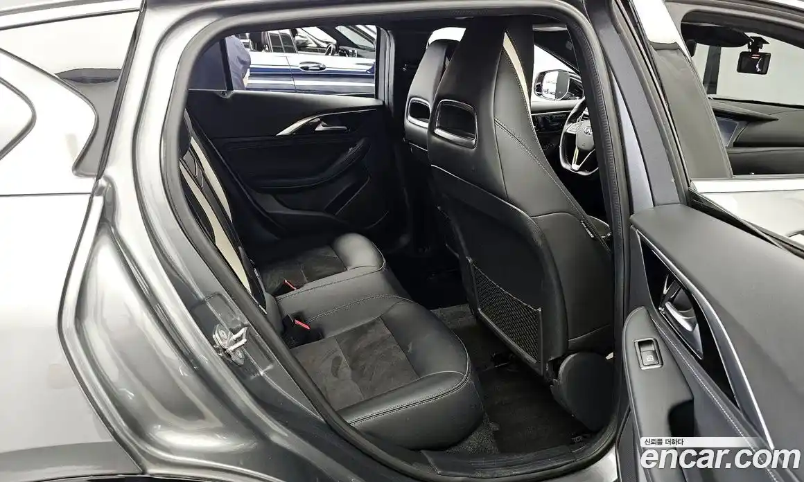 Infiniti Q30 2019 2.0 гидро, фото 18