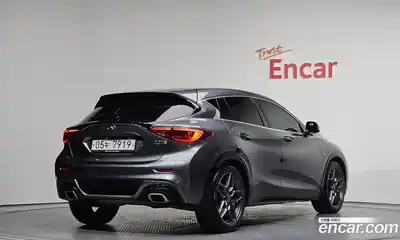 Infiniti Q30 2019 2.0 гидро, миниатюра 2