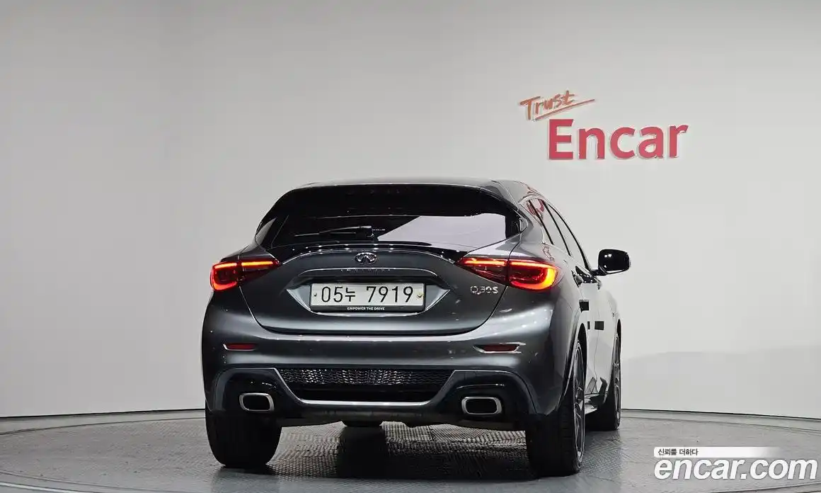 Infiniti Q30 2019 2.0 гидро, фото 4