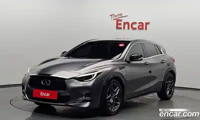 Infiniti Q30