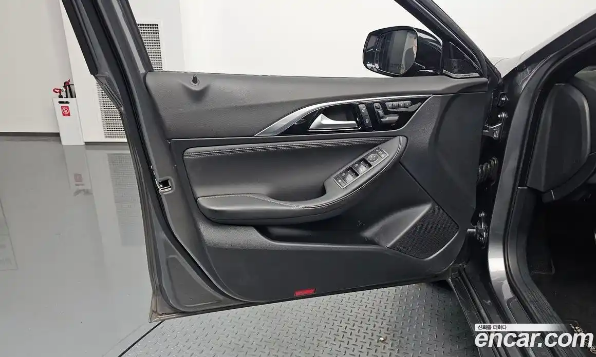 Infiniti Q30 2017 2.0 гидро, фото 14
