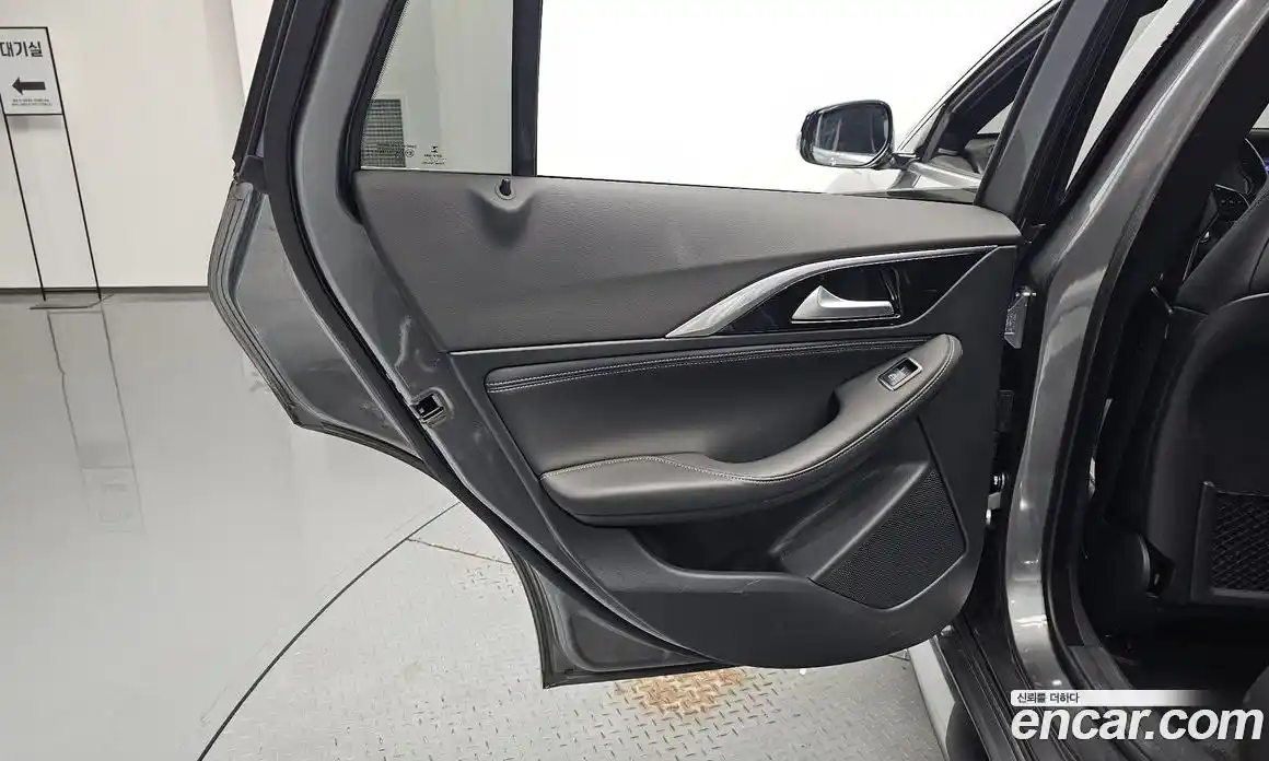 Infiniti Q30 2017 2.0 гидро, фото 15