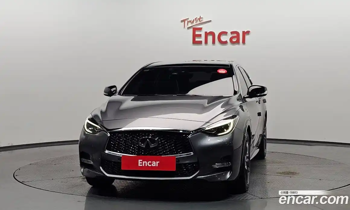 Infiniti Q30 2017 2.0 гидро, фото 3