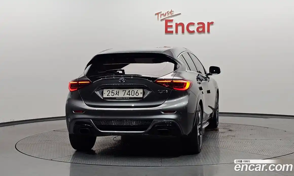 Infiniti Q30 2017 2.0 гидро, фото 4
