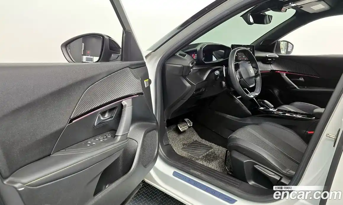 Peugeot 2008 2021 1.5 автомат (гидро), фото 11