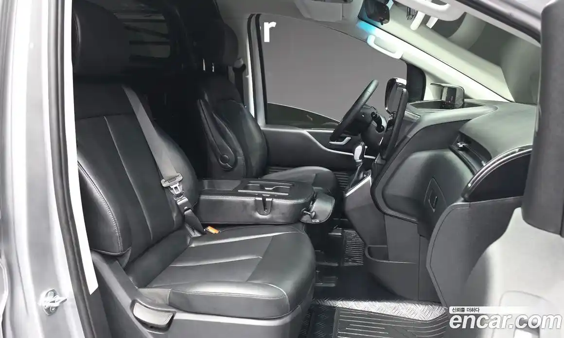 Hyundai Staria 2022 2.2 автомат (гидро), фото 11